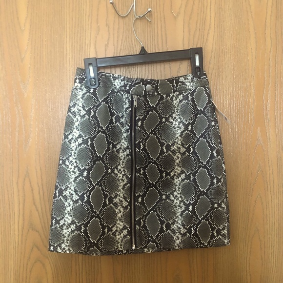 Dresses & Skirts - Snakeskin Print Skirt (with tags!)